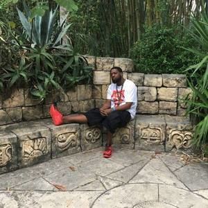 Meet your Posher, Eric